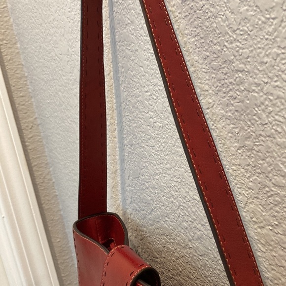 Fossil Red Leather Shoulder Bag - Picture 4 of 16